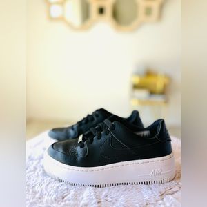 Authentic Air Force 1 platform (Nike)